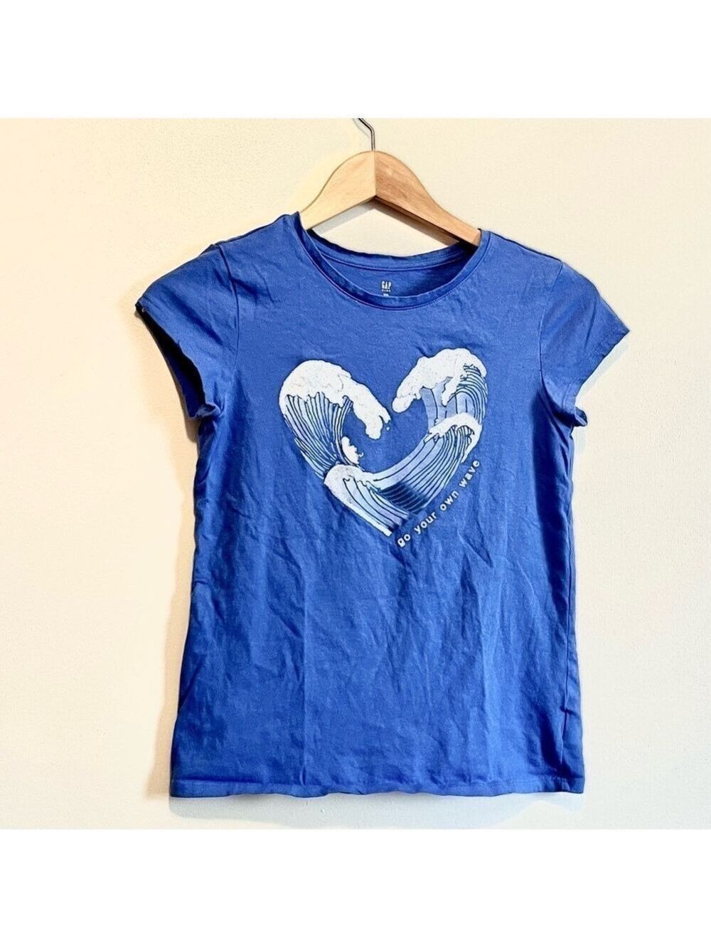 Gap Kids Blue Graphic T-Shirt with Wave Design beach ocean casual cute girls
